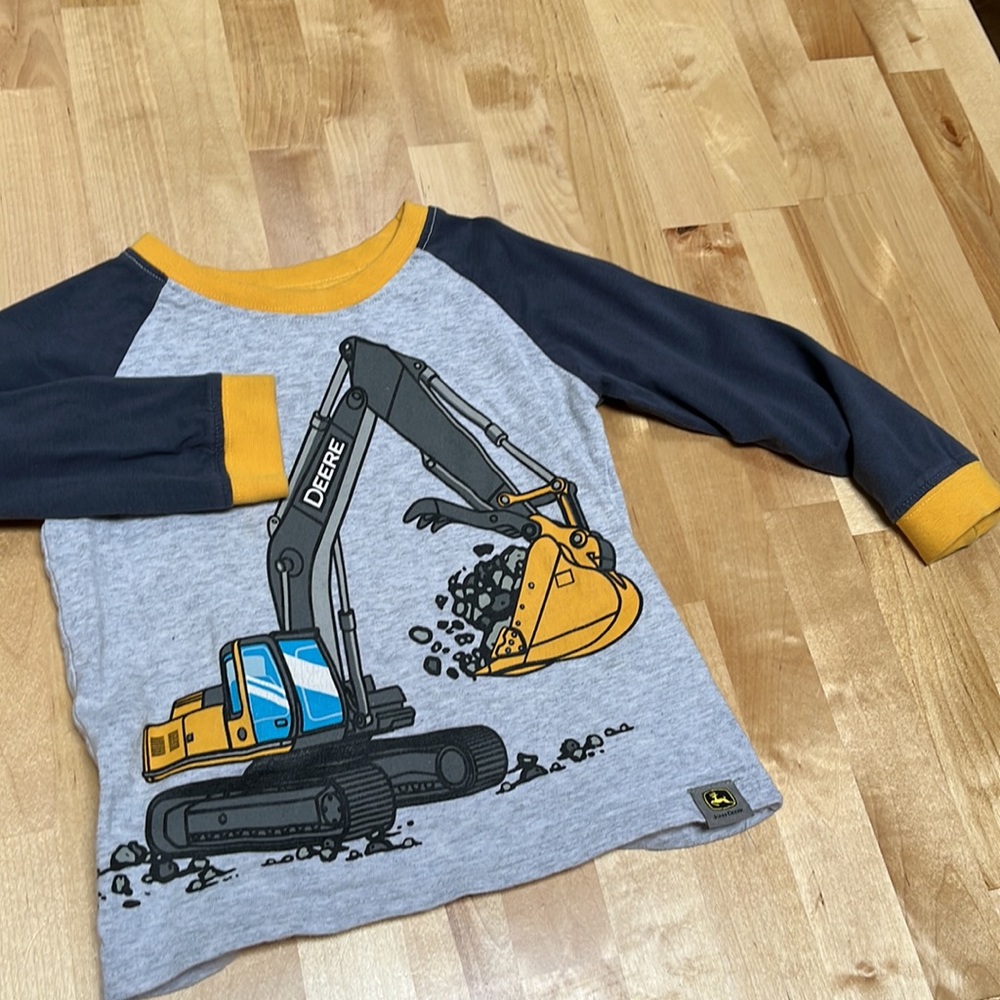 Like new Toddler John Deere shirt